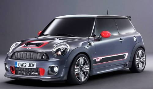 MINI представила John Cooper Works GP II на автодроме Поль Рикар в рамках фестиваля MINI United